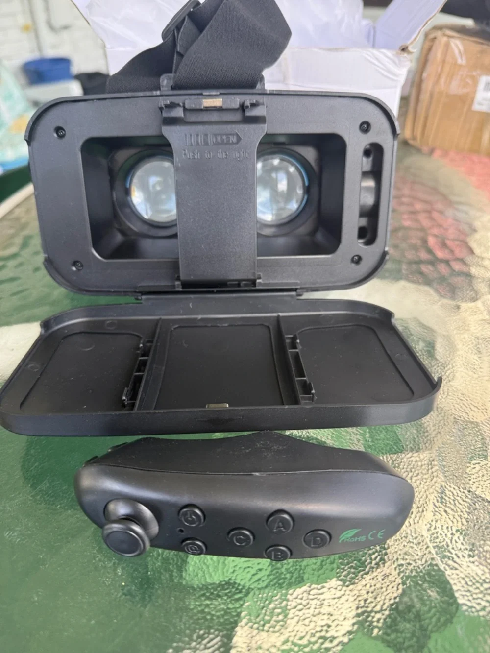 Universal Black VR Headset with Wireless Controller